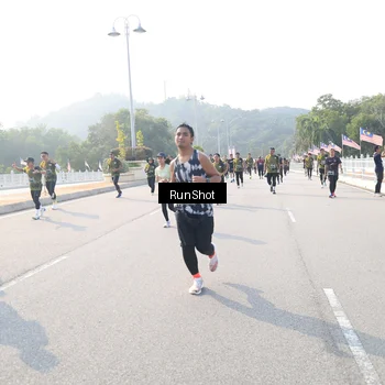Runner Photo 6911201