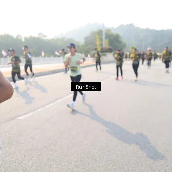 Runner Photo 6911202