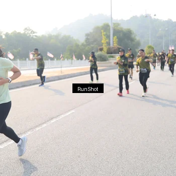 Runner Photo 6911236