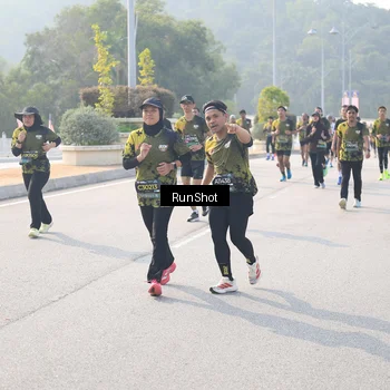Runner Photo 6911241