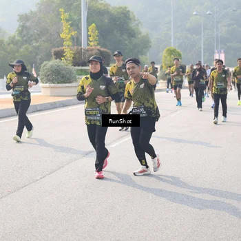 Runner Photo 6911254