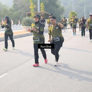 Runner Photo 6911268