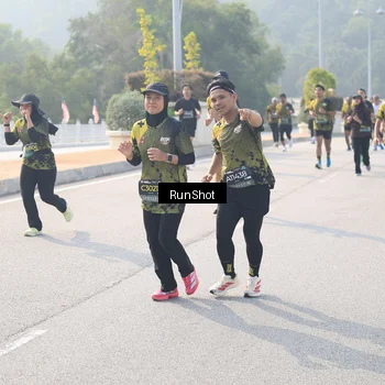 Runner Photo 6911284