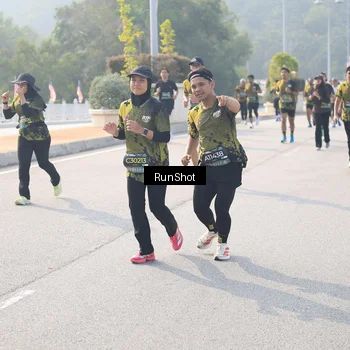 Runner Photo 6911296