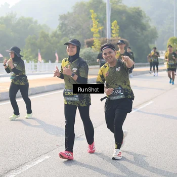 Runner Photo 6911305