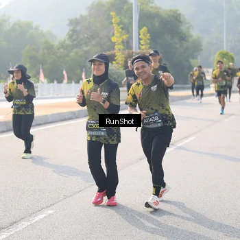 Runner Photo 6911306