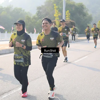 Runner Photo 6911328