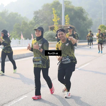 Runner Photo 6911330