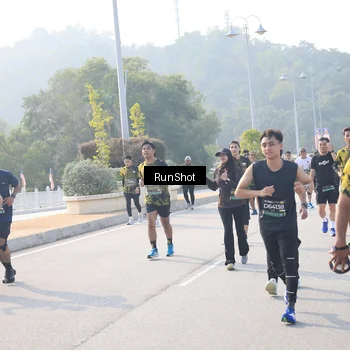 Runner Photo 6911363