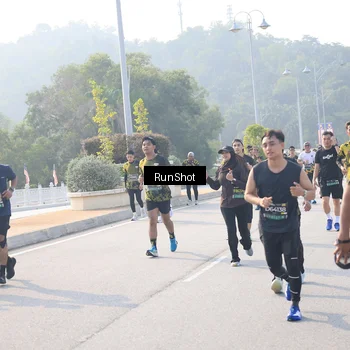 Runner Photo 6911370