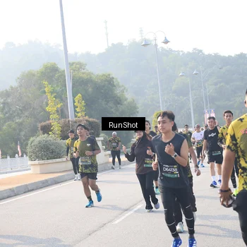 Runner Photo 6911371