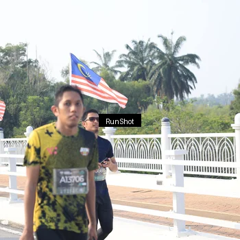 Runner Photo 6911433