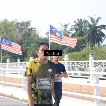 Runner Photo 6911435