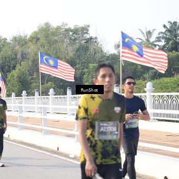 Runner Photo 6911445