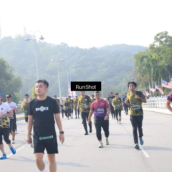Runner Photo 6911462