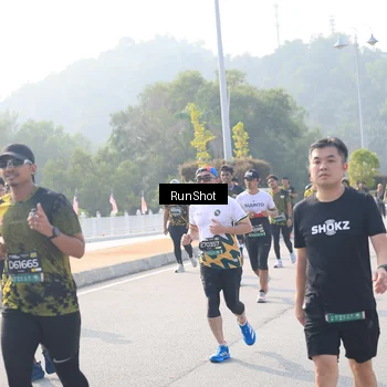 Runner Photo 6911479