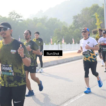 Runner Photo 6911486