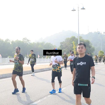 Runner Photo 6911513