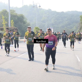 Runner Photo 6911535