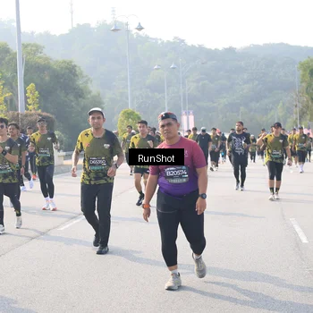 Runner Photo 6911543