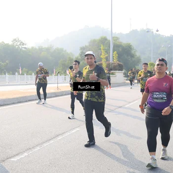 Runner Photo 6911587