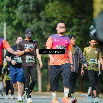Runner Photo 6911638