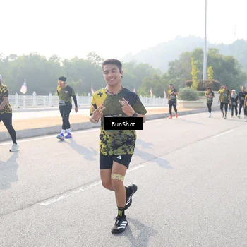Runner Photo 6911684