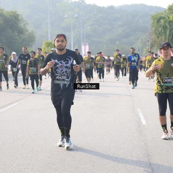 Runner Photo 6911709