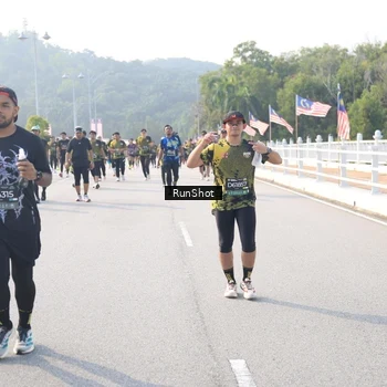 Runner Photo 6911729
