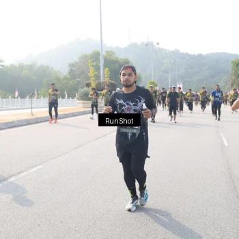 Runner Photo 6911749