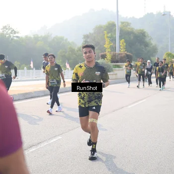 Runner Photo 6911751