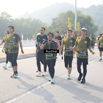 Runner Photo 6911859