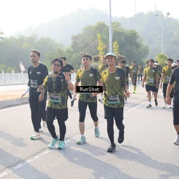 Runner Photo 6911876