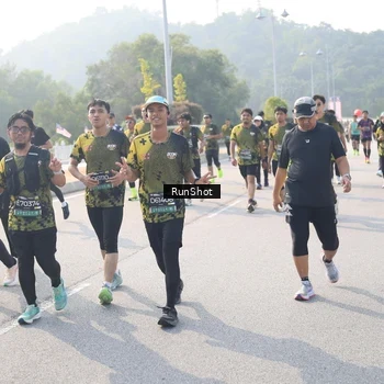Runner Photo 6911889