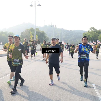Runner Photo 6911910