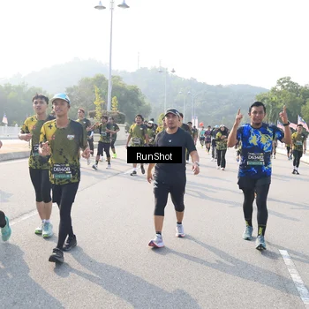 Runner Photo 6911913