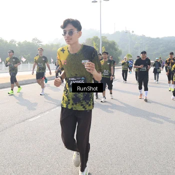 Runner Photo 6912022