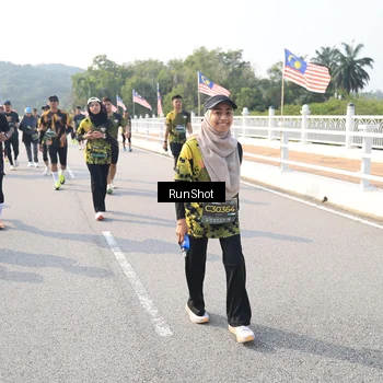 Runner Photo 6912041