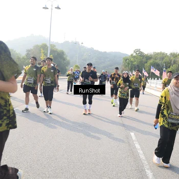 Runner Photo 6912050