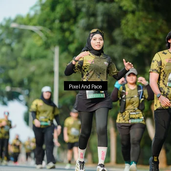 Runner Photo 6912060
