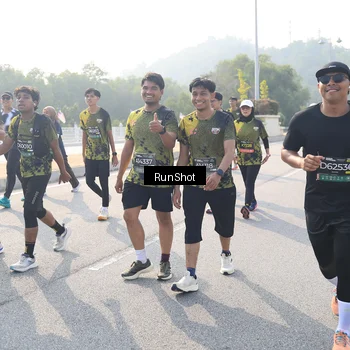 Runner Photo 6912072