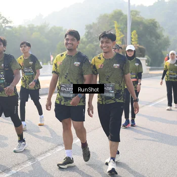 Runner Photo 6912075