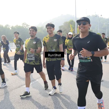 Runner Photo 6912084