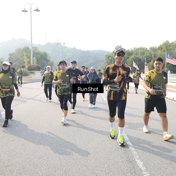 Runner Photo 6912098