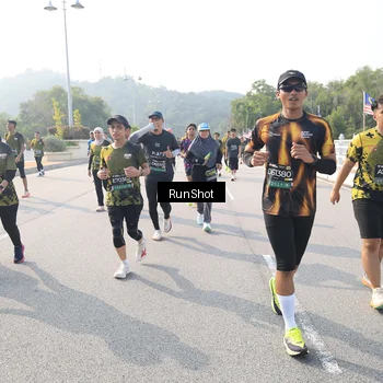 Runner Photo 6912114