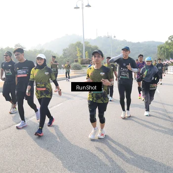 Runner Photo 6912128