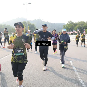 Runner Photo 6912142