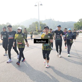 Runner Photo 6912157