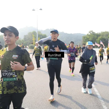 Runner Photo 6912158