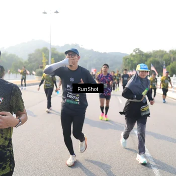 Runner Photo 6912159